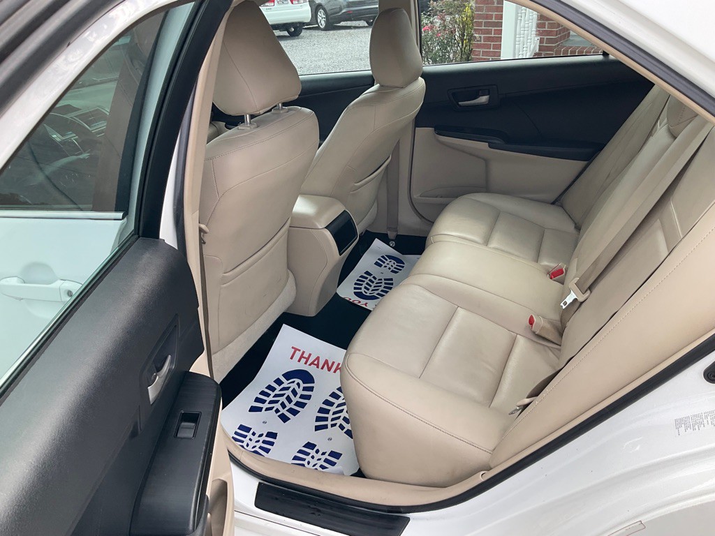 2012 Toyota Camry Image 5