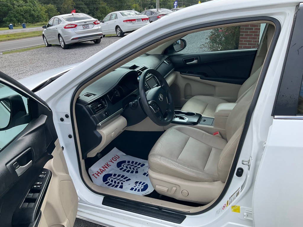 2012 Toyota Camry Image 6