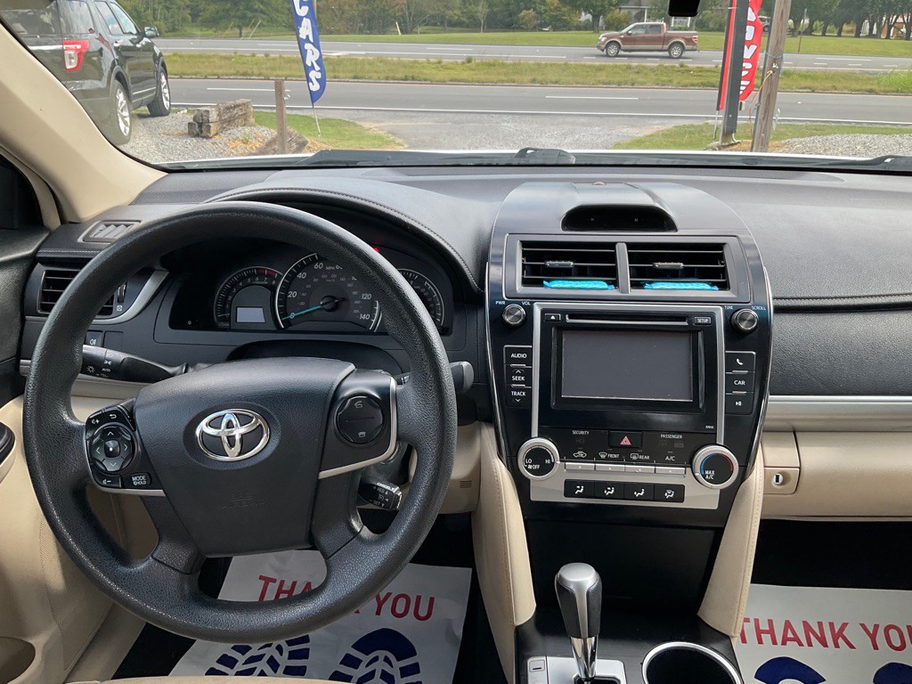 2012 Toyota Camry Image 7