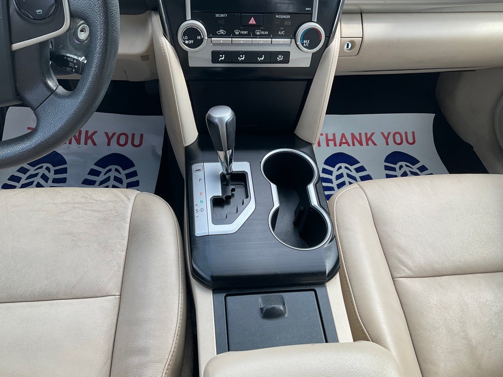 2012 Toyota Camry Image 9