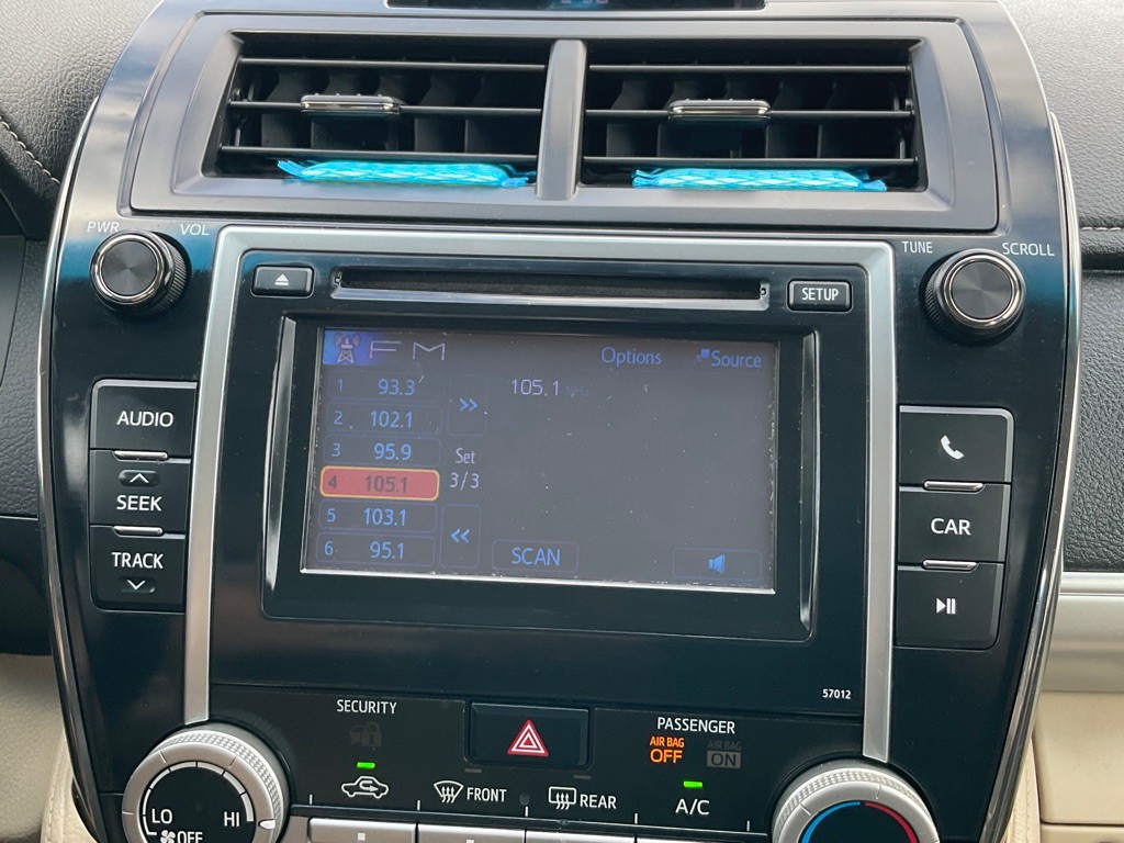 2012 Toyota Camry Image 10