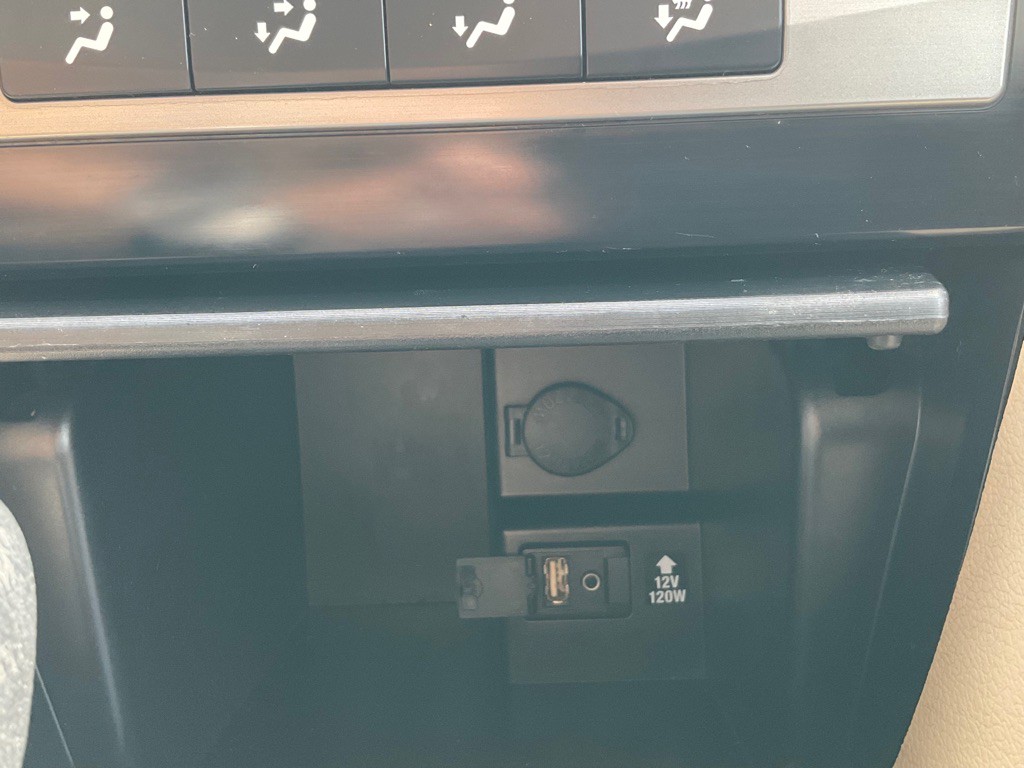 2012 Toyota Camry Image 11