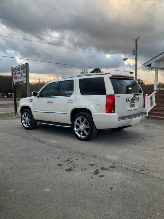 2008 Cadillac Escalade Image 4
