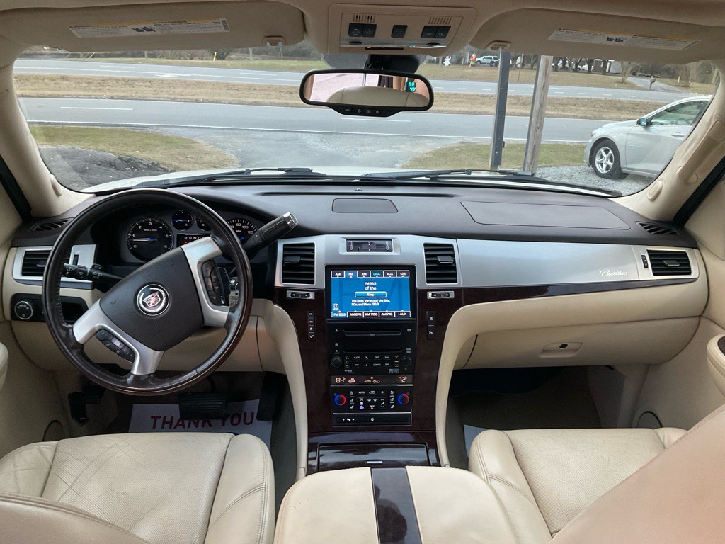 2008 Cadillac Escalade Image 5