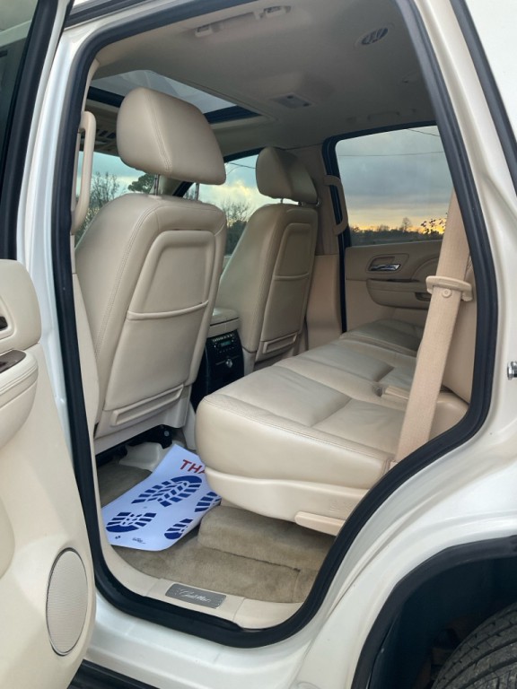 2008 Cadillac Escalade Image 7