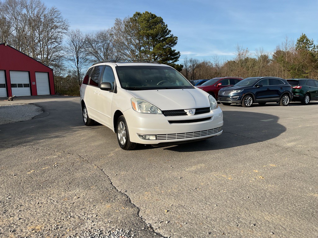 2004 Toyota Sienna Image 2