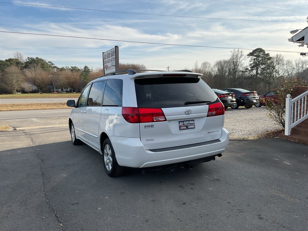 2004 Toyota Sienna Image 4