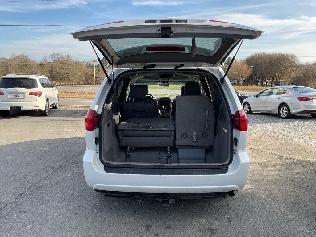 2004 Toyota Sienna Image 11