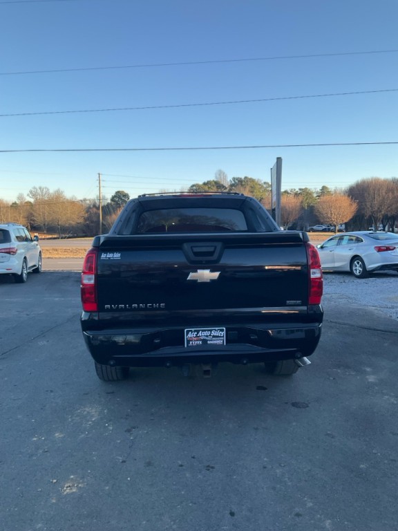 2011 Chevrolet Avalanche Image 5