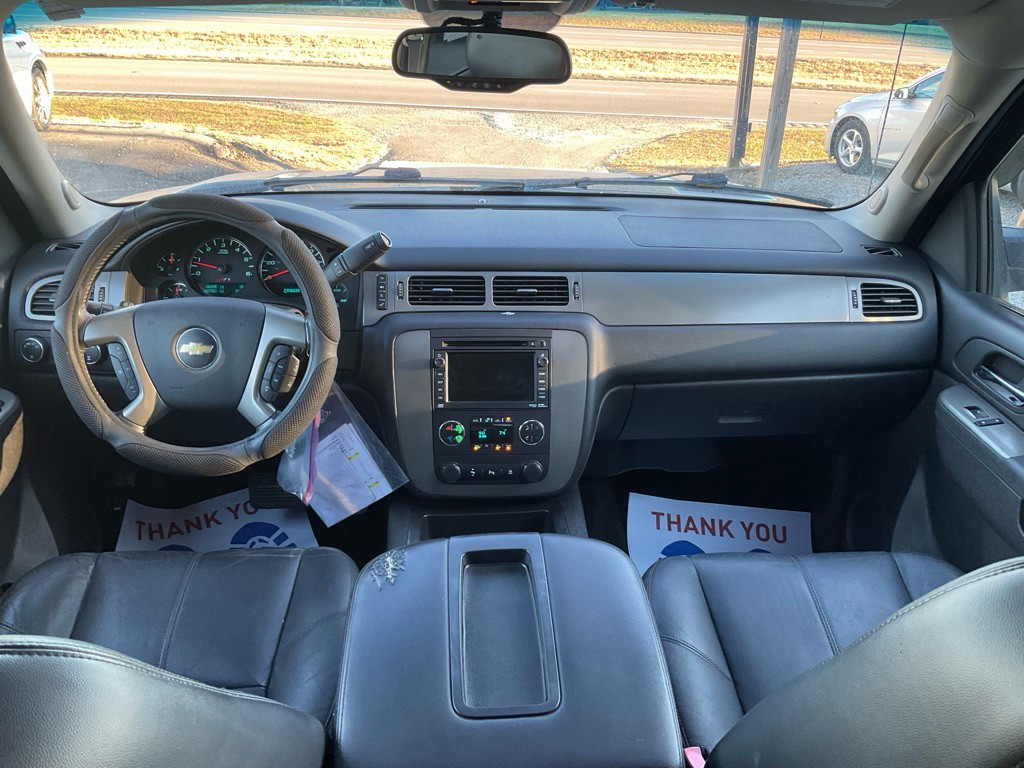 2011 Chevrolet Avalanche Image 6