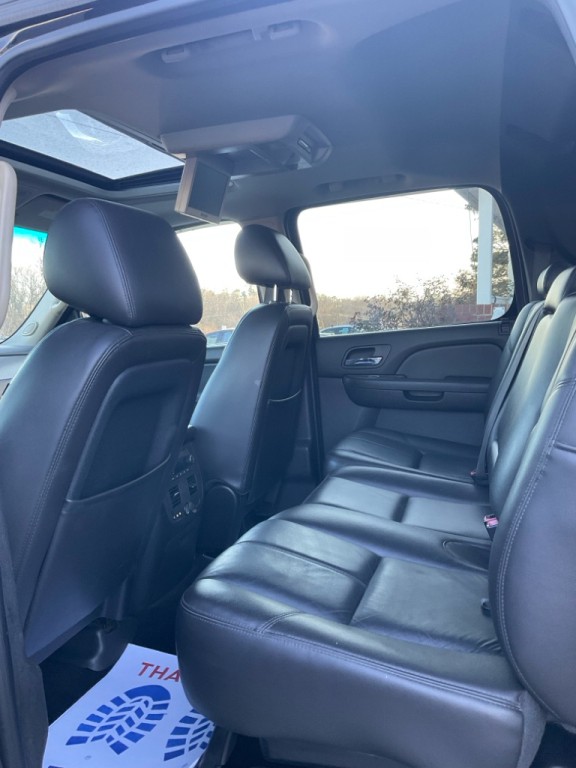 2011 Chevrolet Avalanche Image 7