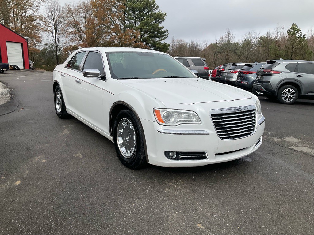 2012 Chrysler 300 Image 2