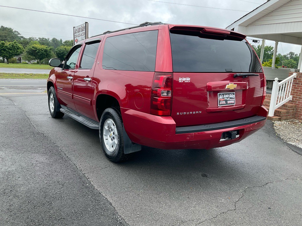 2013 Chevrolet Suburban Image 4