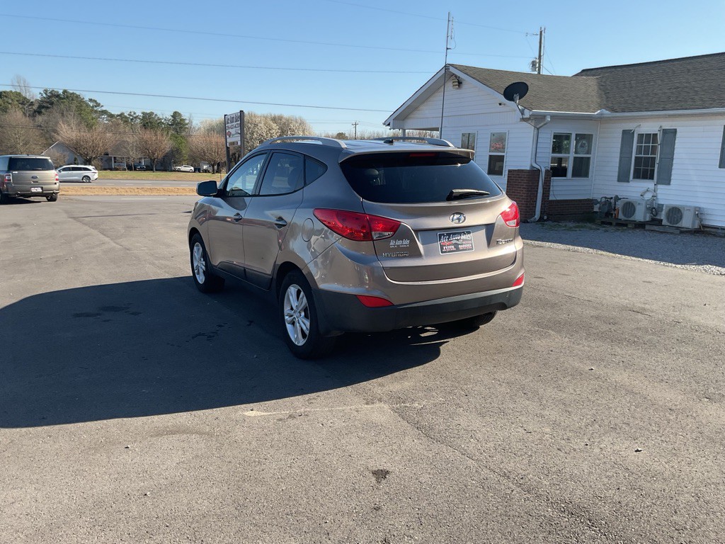 2011 Hyundai Tucson Image 4