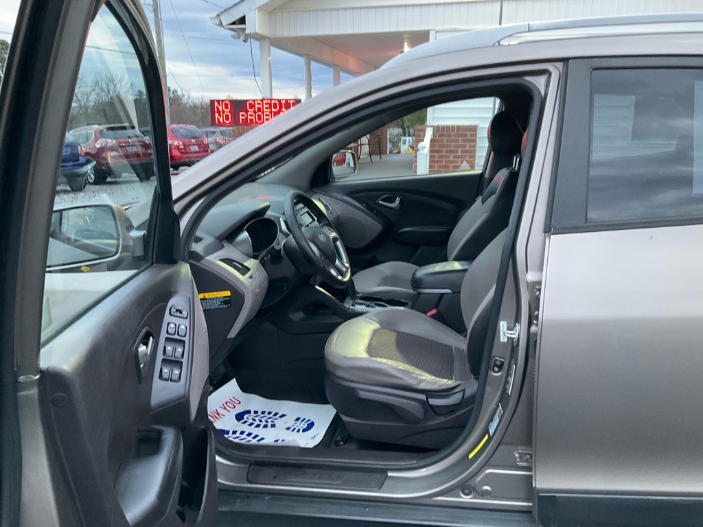 2011 Hyundai Tucson Image 5