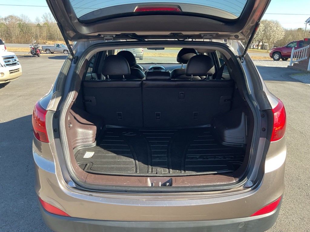 2011 Hyundai Tucson Image 8