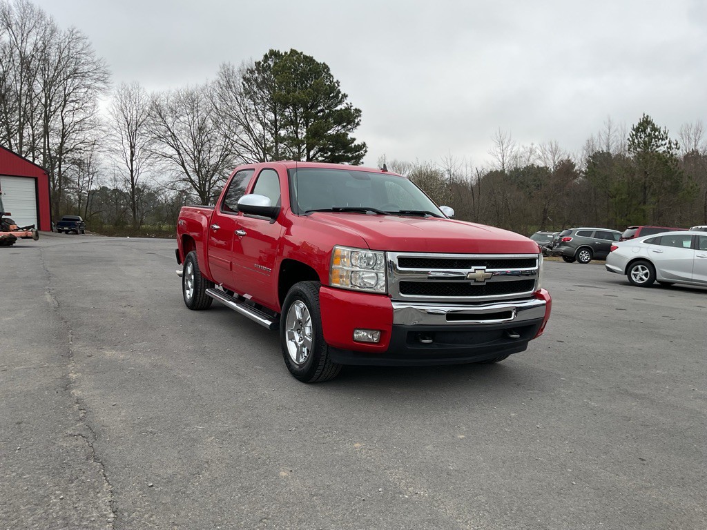 2011 Chevrolet Silverado 1500 Image 2