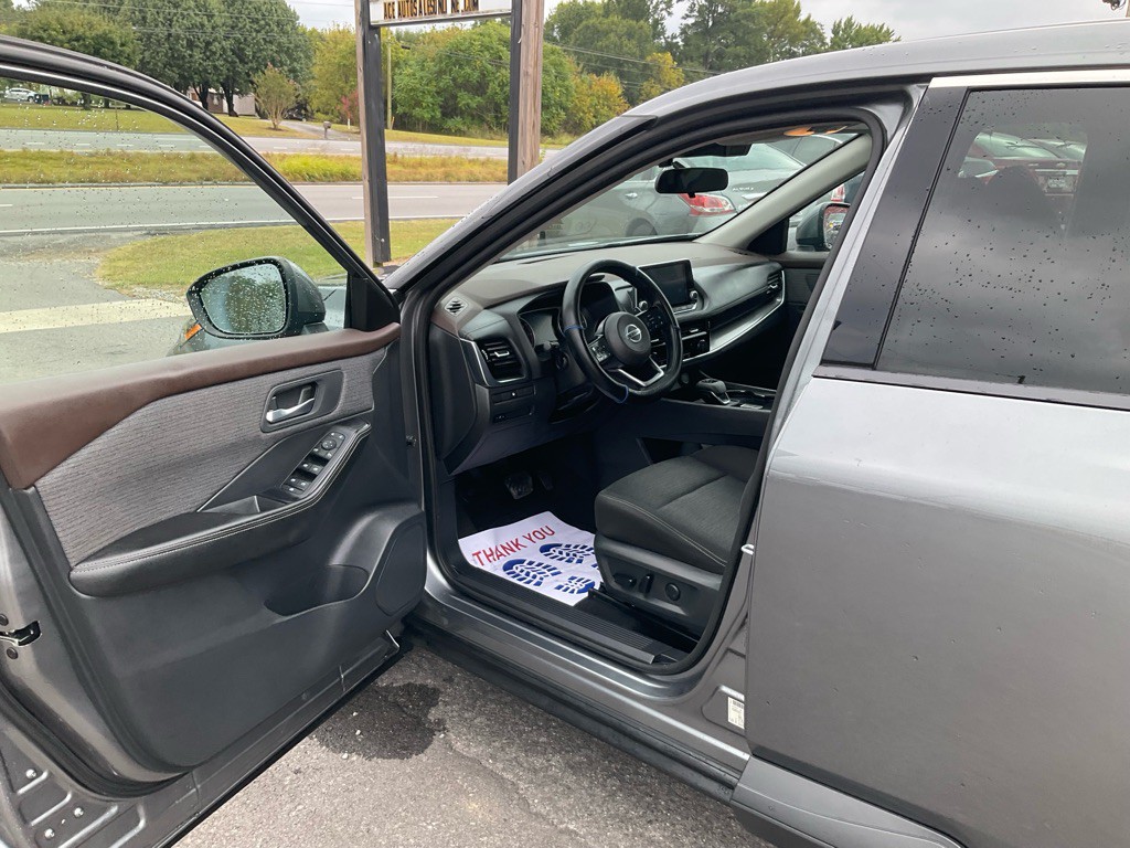 2021 Nissan Rogue Image 8