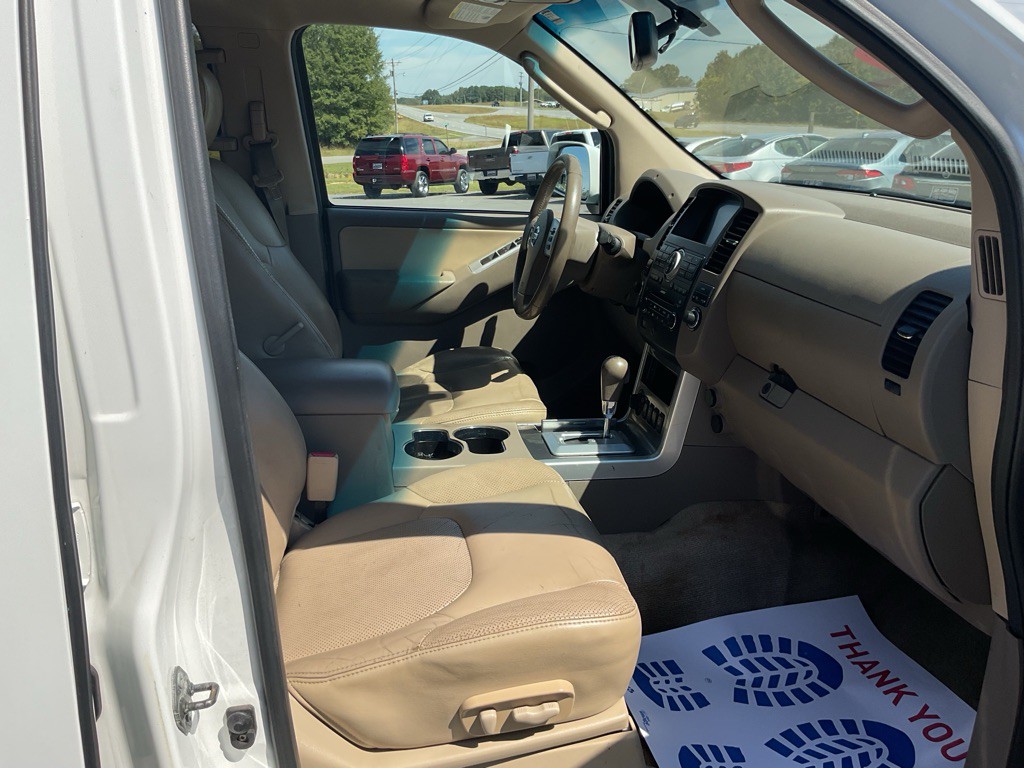 2012 Nissan Pathfinder Image 15