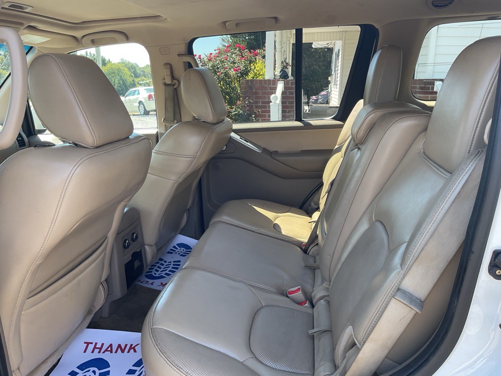 2012 Nissan Pathfinder Image 16