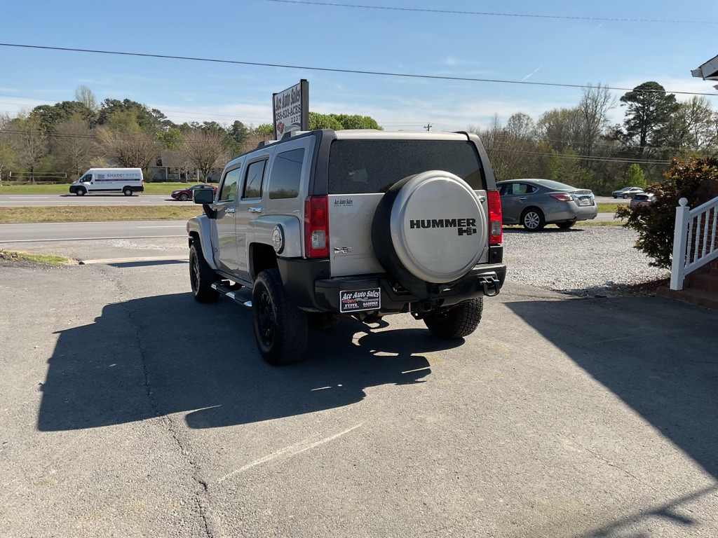 2007 HUMMER H3 Image 4