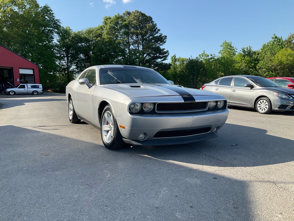 2012 Dodge Challenger Image 2