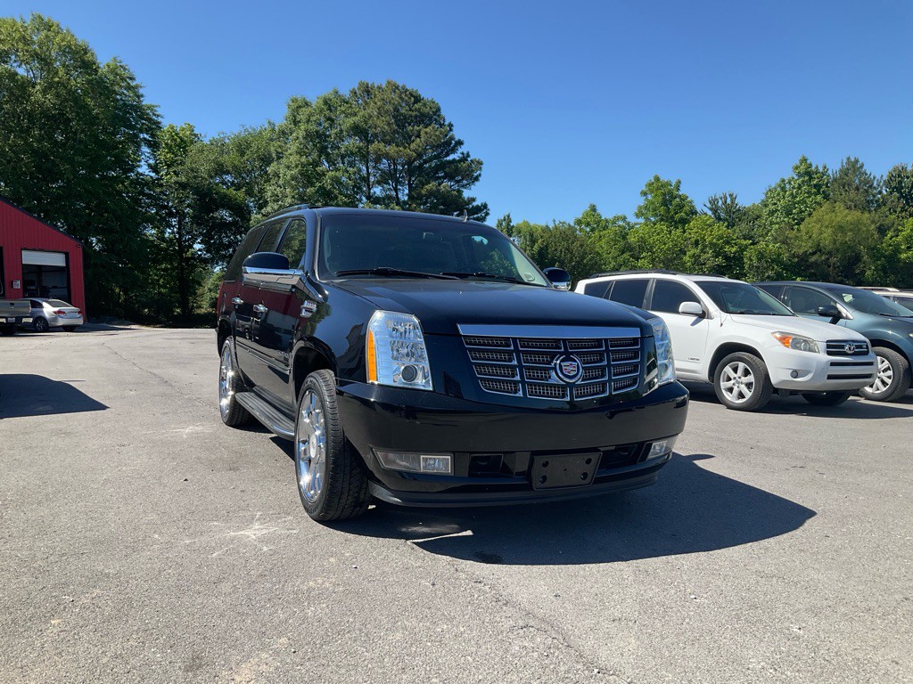 2013 Cadillac Escalade Image 2