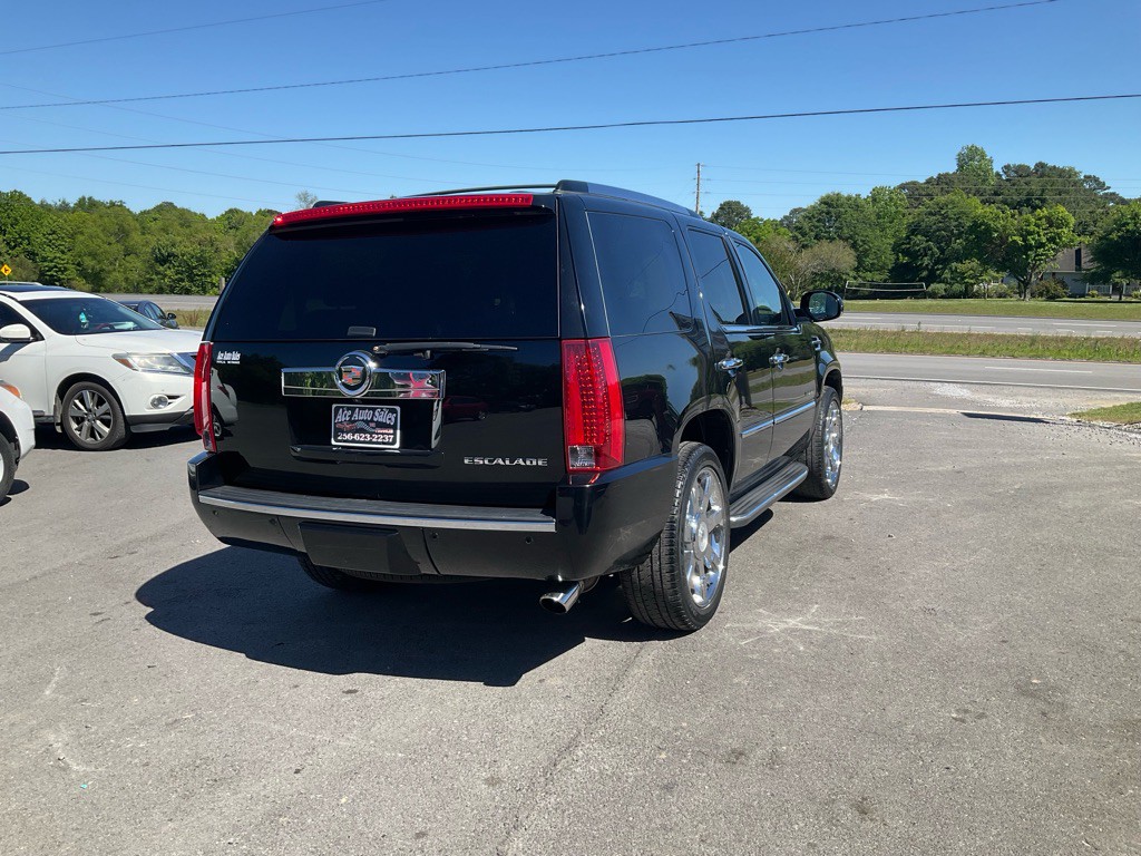 2013 Cadillac Escalade Image 3