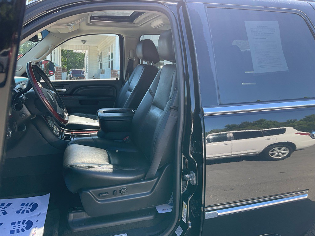 2013 Cadillac Escalade Image 5