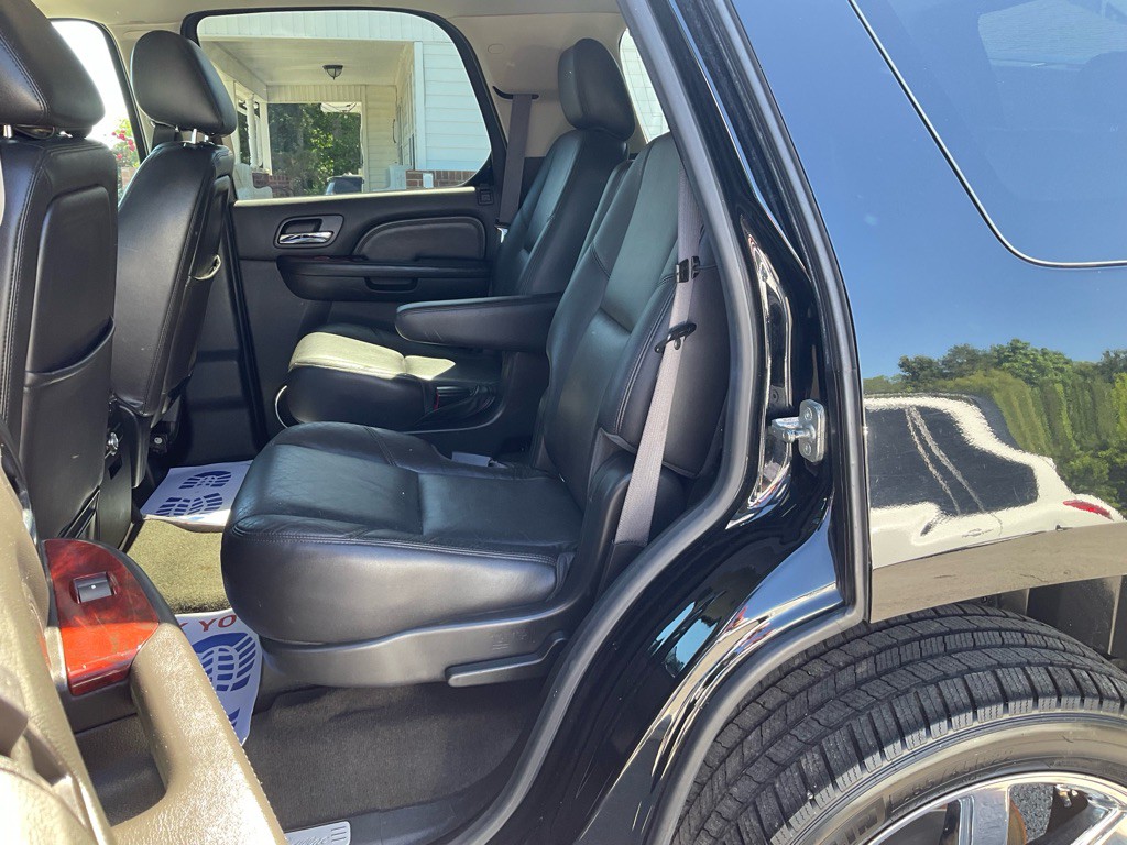 2013 Cadillac Escalade Image 6