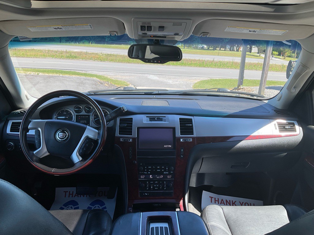 2013 Cadillac Escalade Image 11