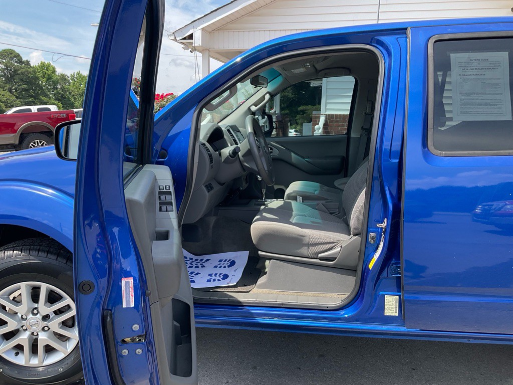 2014 Nissan Frontier Image 3
