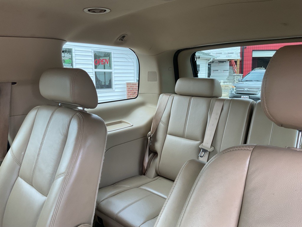 2010 GMC Yukon Image 17