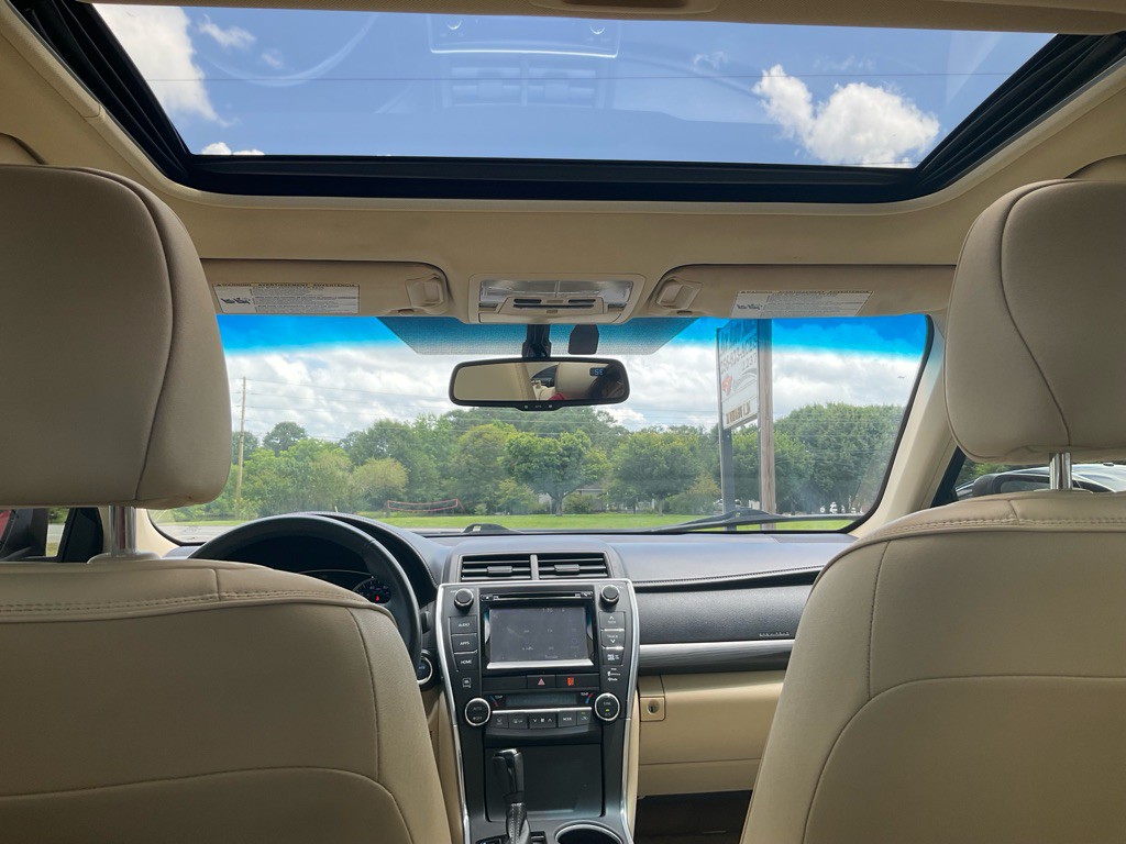 2015 Toyota Camry Image 5