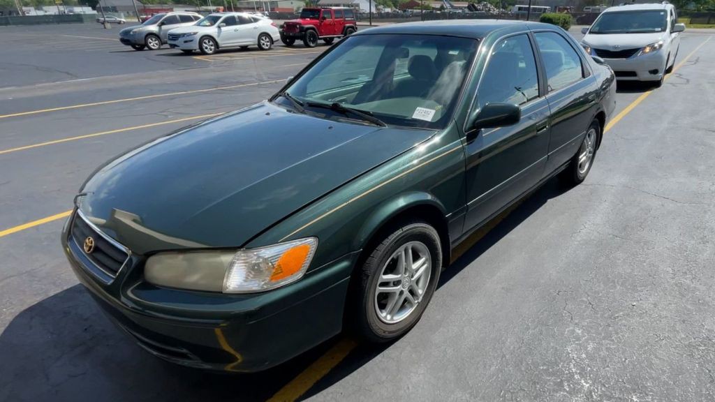 2001 Toyota Camry Image 2