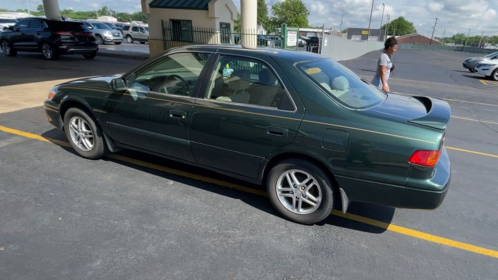 2001 Toyota Camry Image 4