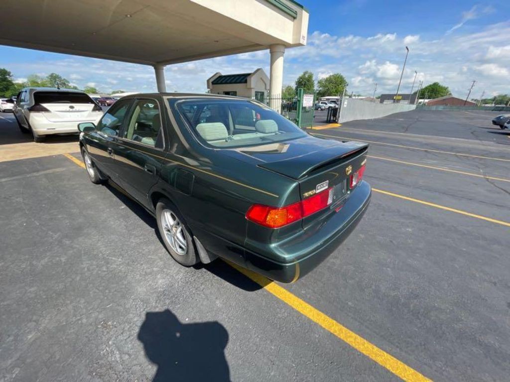 2001 Toyota Camry Image 8