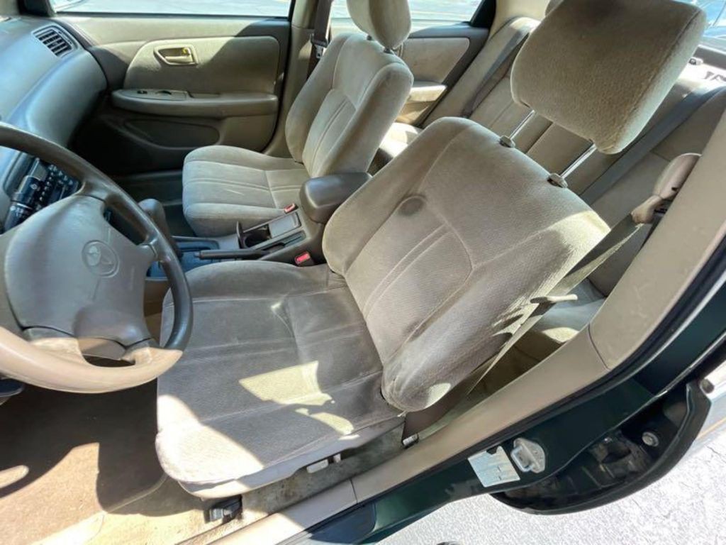2001 Toyota Camry Image 10