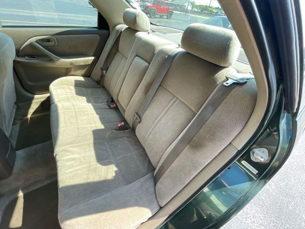2001 Toyota Camry Image 11