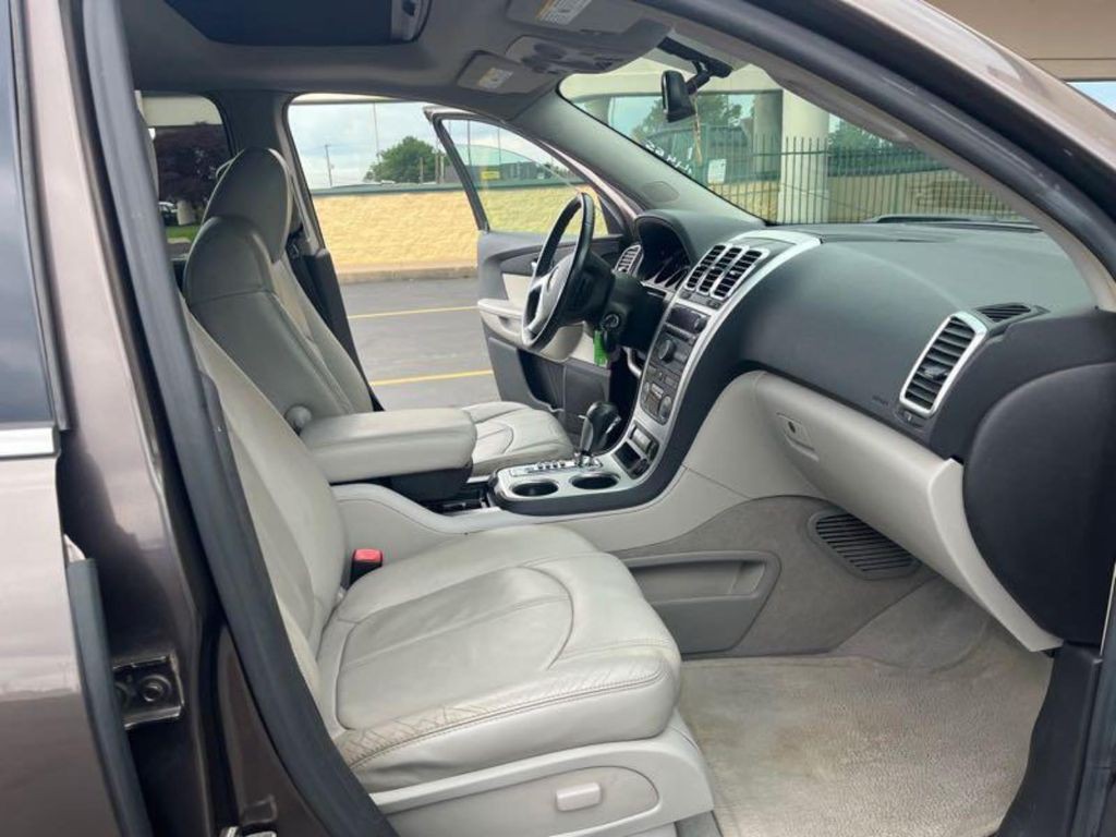 2008 GMC Acadia Image 19