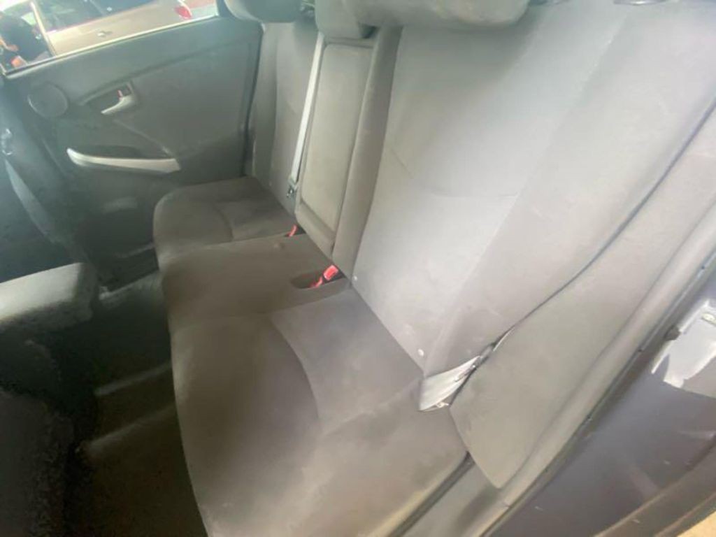 2011 Toyota Prius Image 11