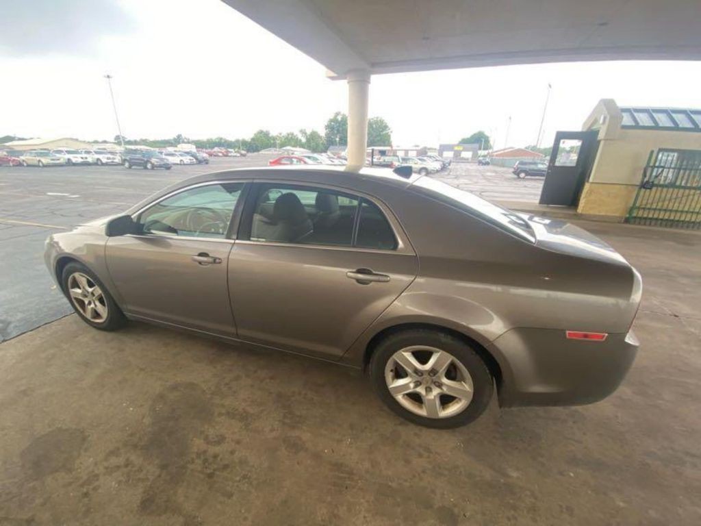 2012 Chevrolet Malibu Image 11
