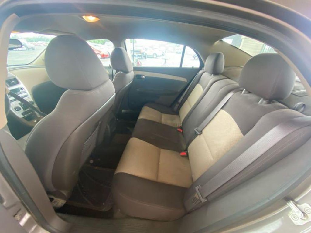 2012 Chevrolet Malibu Image 12