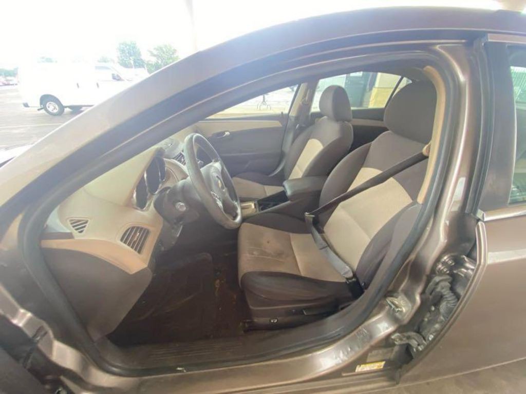 2012 Chevrolet Malibu Image 13