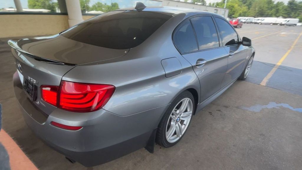 2013 BMW 5 Series Image 4
