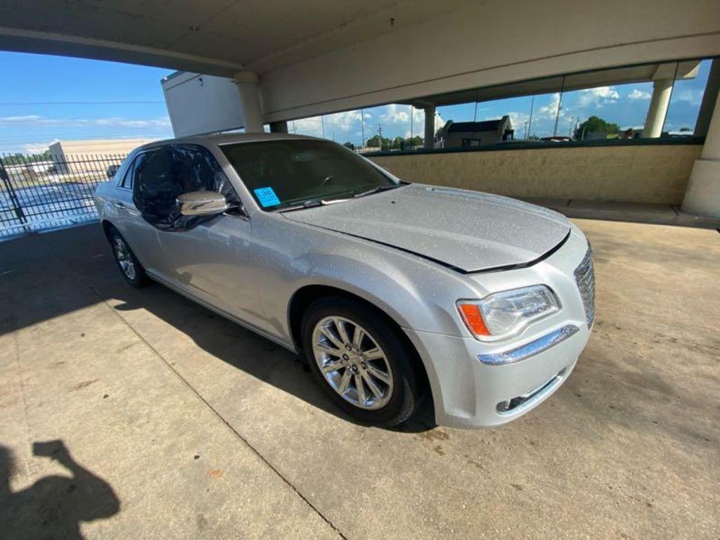 2012 Chrysler 300 Image 3