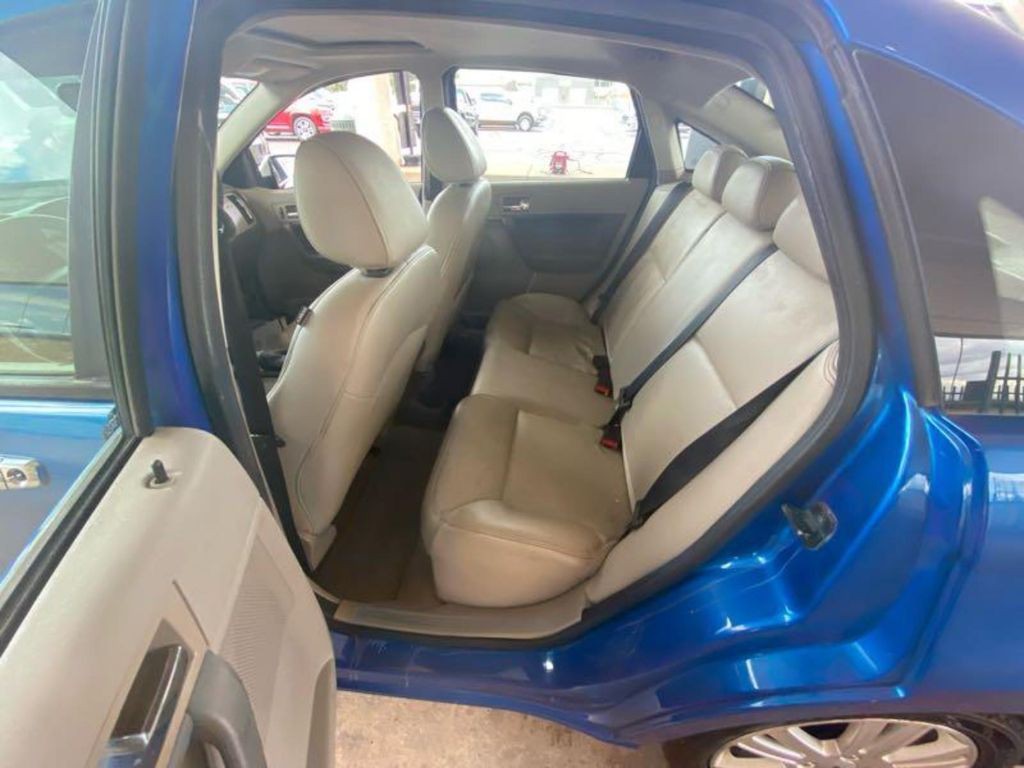 2010 Ford Focus Image 4