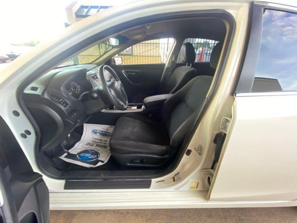 2014 Nissan Altima Image 9