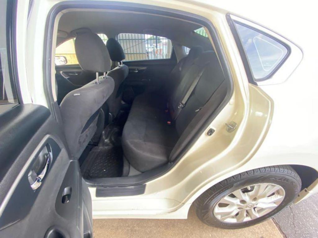 2014 Nissan Altima Image 11
