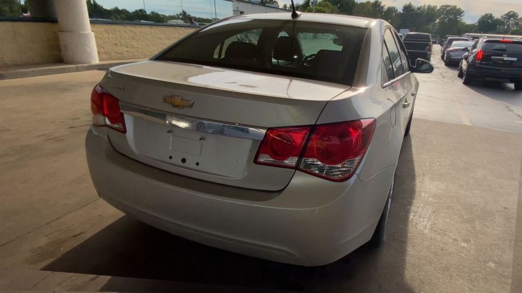 2014 Chevrolet Cruze Image 4